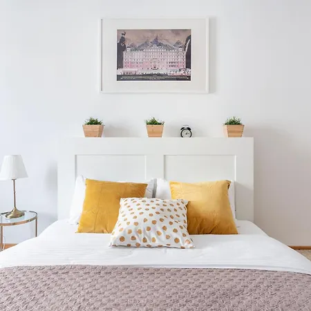 Cosy And Bright Saint Ignoto By Reside Baltic * Vilnius