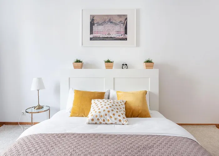 Cosy And Bright Saint Ignoto By Reside Baltic * Vilnius